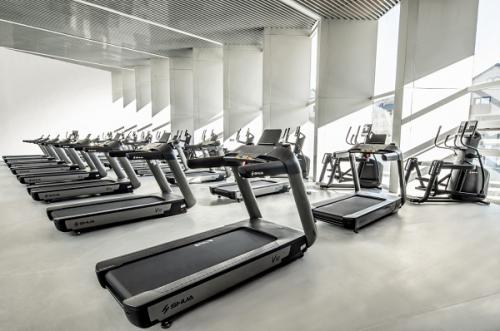 国货舒华多款健身器材入驻冬奥村健身中心，打造专业健身服务体验